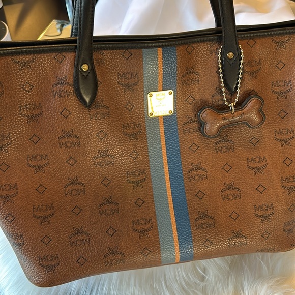 🔵MCM🟤Visetos🔵Striped Shopper Tote Bag - Picture 4 of 10